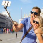 Las 5 ciudades del mundo donde es más fácil viajar con amigos que nunca han salido del país »